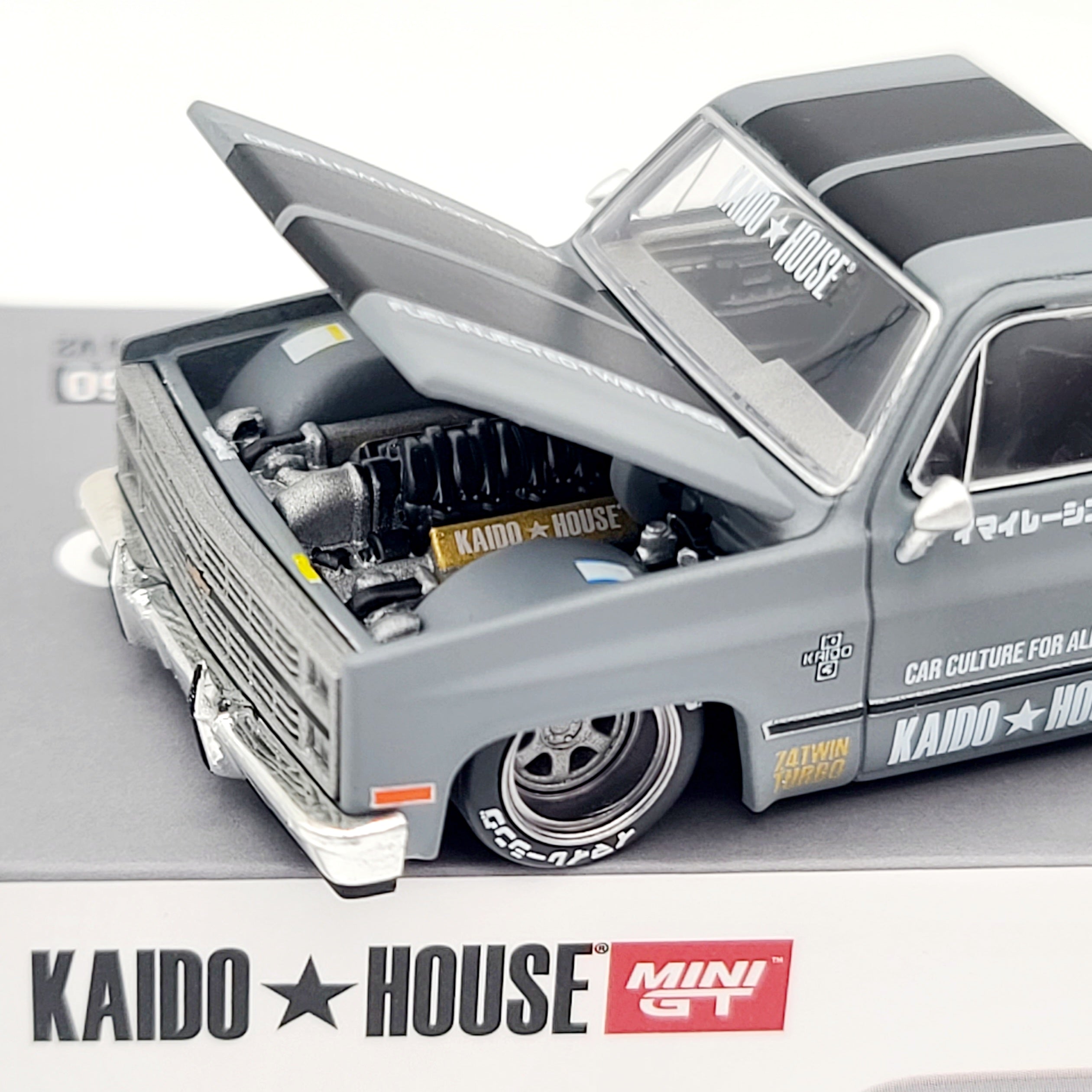 Kaido House x Mini GT '83 Chevrolet Silverado Kaido V2 - 1:64, Gray (2025 Limited Edition)